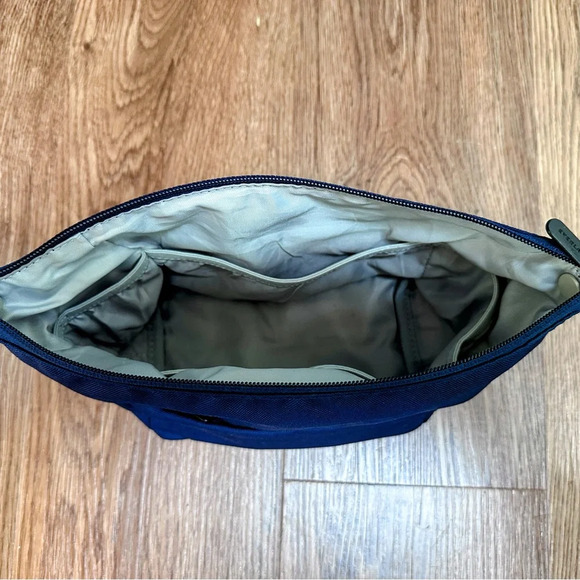 Everlane ReNew Transit Catch-All Case in Navy Blue - Picture 2 of 5